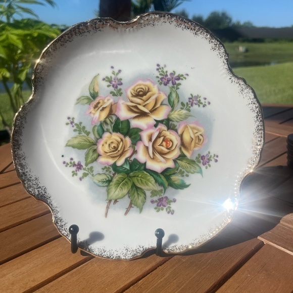 Vintage Lipper and Mann Creations Floral Rose Plate JAPAN - Picture 1 of 8